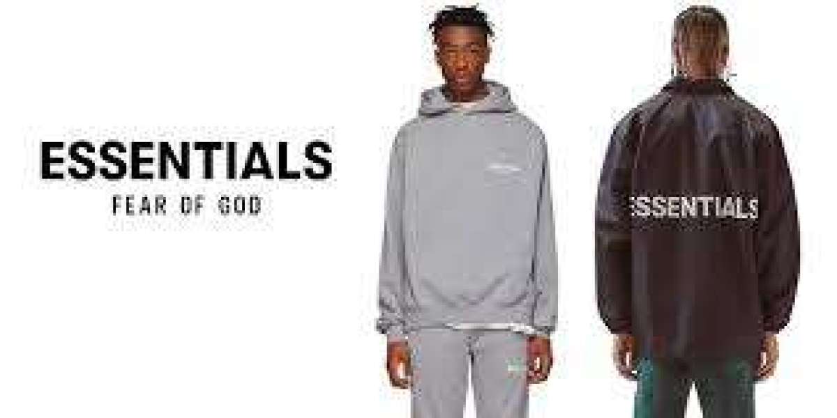 Essential Hoodie: The Trendiest Streetwear for Young Audiences